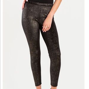 Francesca’s Shimmer Leggings